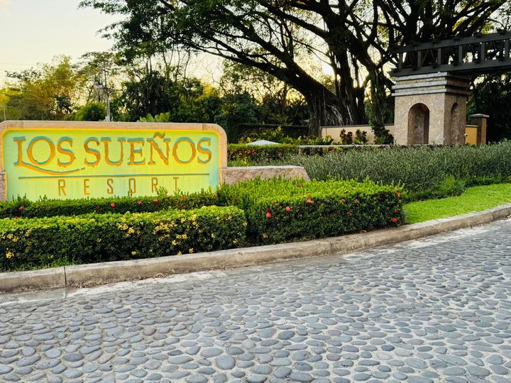 Entrada de Los Sueños Resort