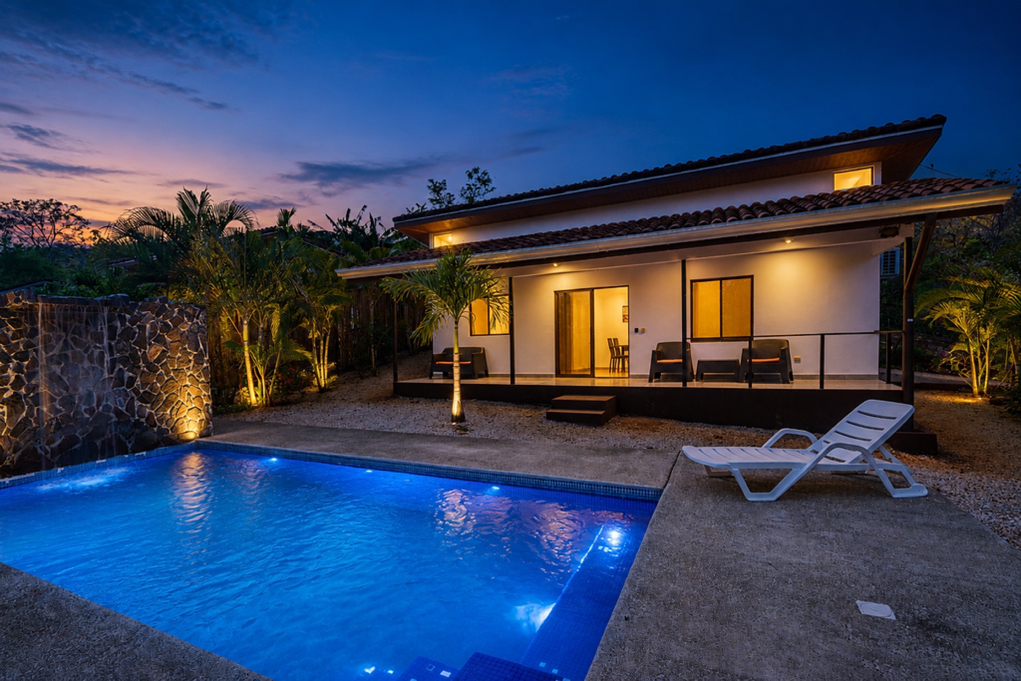 Mar Blau house with private pool at twilight